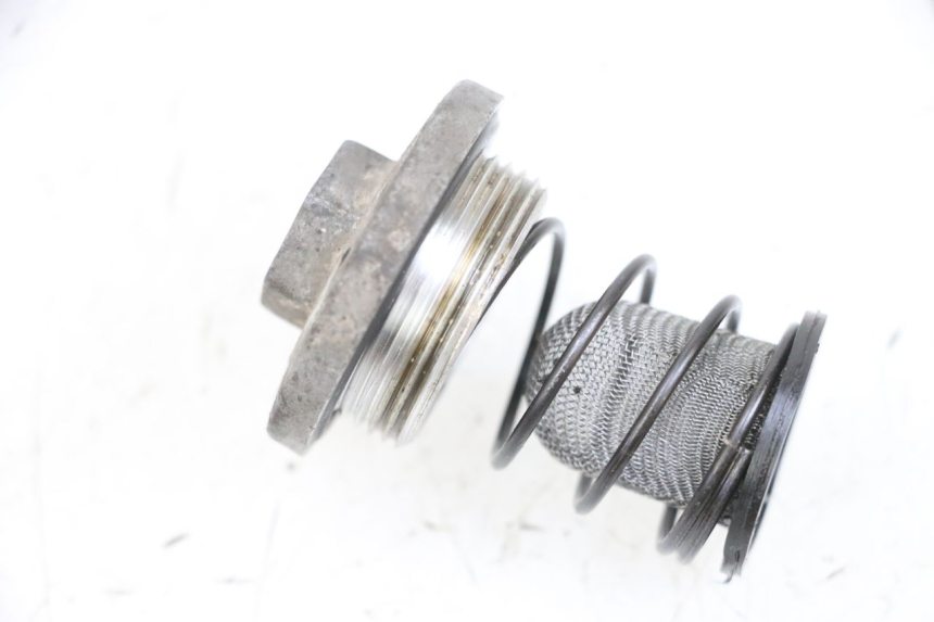 photo de BOUCHON CARTER HUILE PEUGEOT KISBEE 4T 50 (2010 - 2017) - Zoom état d’usage