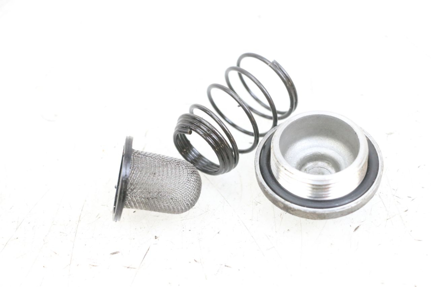 photo de BOUCHON CARTER HUILE PEUGEOT KISBEE 4T 50 (2010 - 2017) - Autre angle de vue