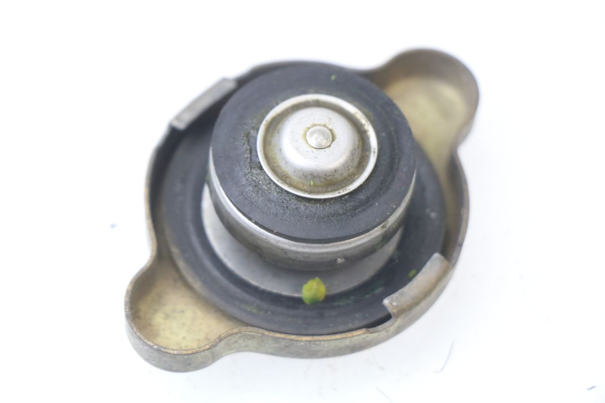 photo de BOUCHON RADIATEUR HONDA CRF CR-F 450 (2001 - 2005)