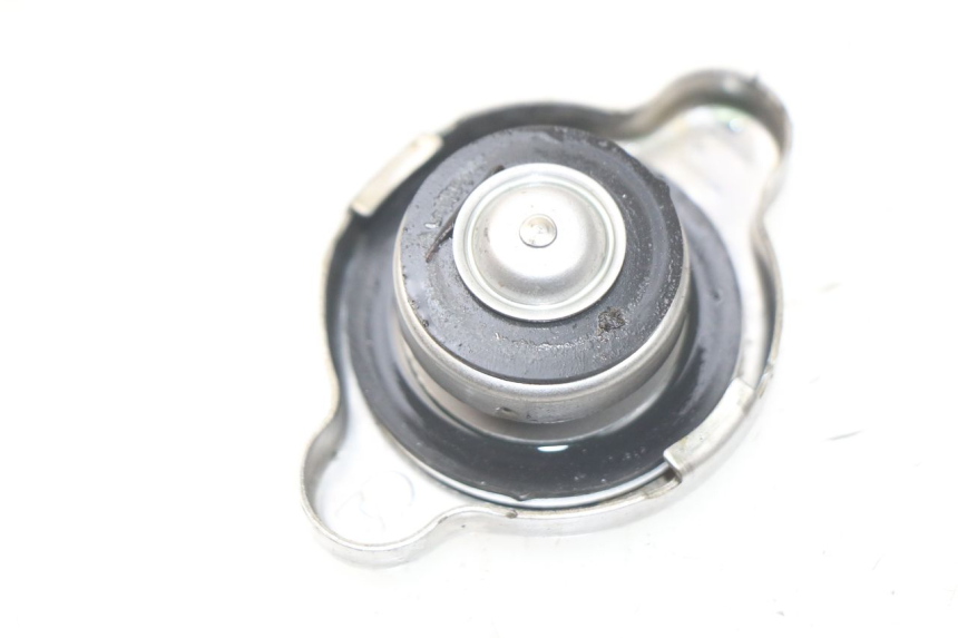 photo de BOUCHON RADIATEUR HONDA CRF CR-F 450 (2005 - 2008)