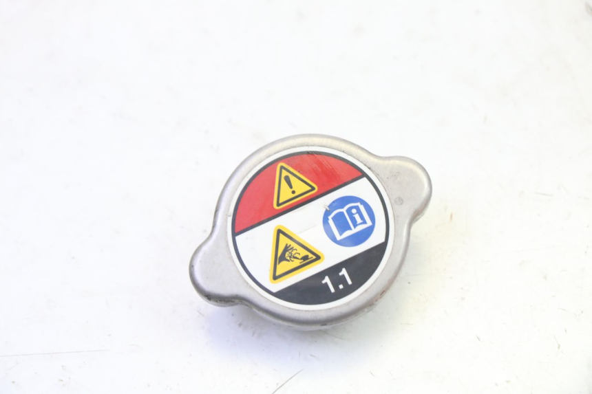 photo de BOUCHON RADIATEUR HONDA FES S-WING SWING ABS 125 (2007 - 2015)