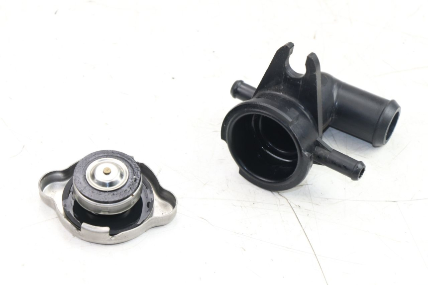 photo de BOUCHON RADIATEUR HONDA FJS SILVER WING SILVERWING 400 (2005 - 2008)