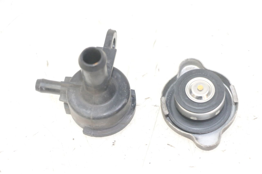 photo de BOUCHON RADIATEUR HONDA FORZA ABS 300 (2013 - 2019)