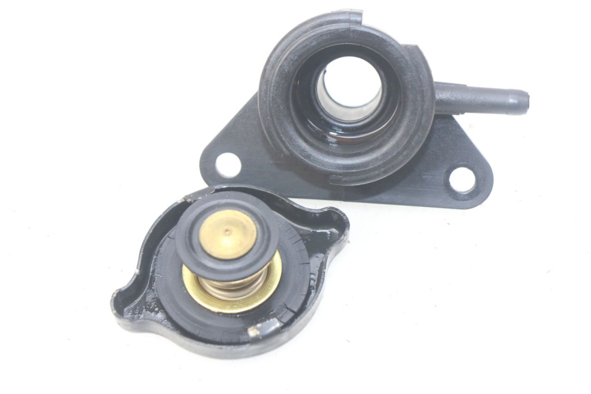 photo de BOUCHON RADIATEUR SUZUKI BURGMAN 125 (2007 - 2014)