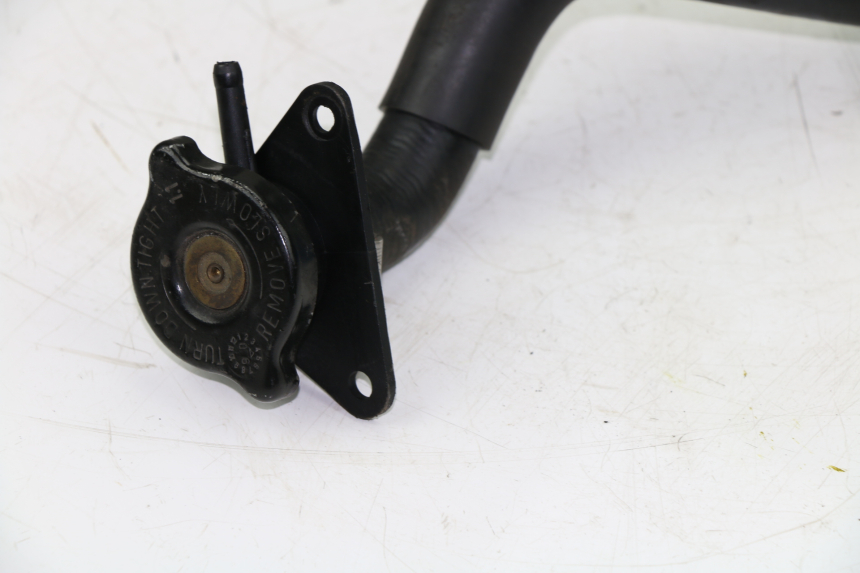 photo de BOUCHON RADIATEUR SUZUKI UH BURGMAN 125 (2002 - 2006)