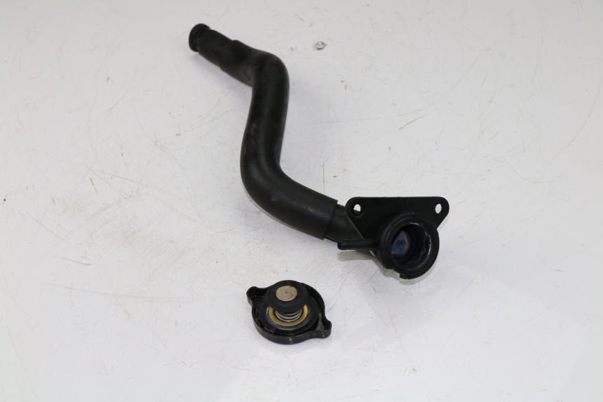 photo de BOUCHON RADIATEUR SUZUKI UH BURGMAN 125 (2002 - 2006)