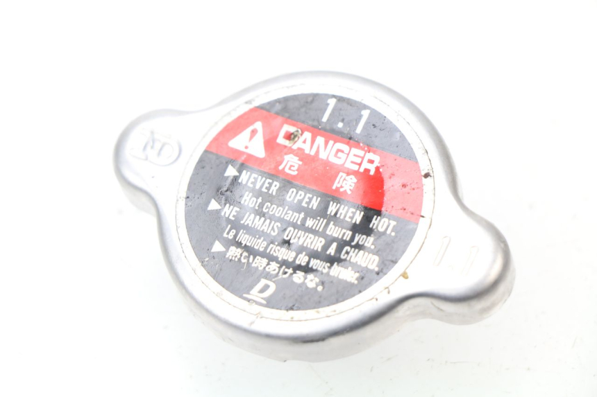 photo de BOUCHON RADIATEUR YAMAHA YZ 125 (1998 - 2005)