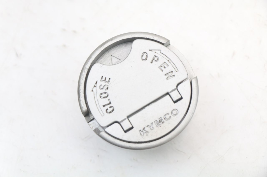 photo de BOUCHON RESERVOIR ESSENCE KYMCO AGILITY 4T 50 (2018 - 2022)