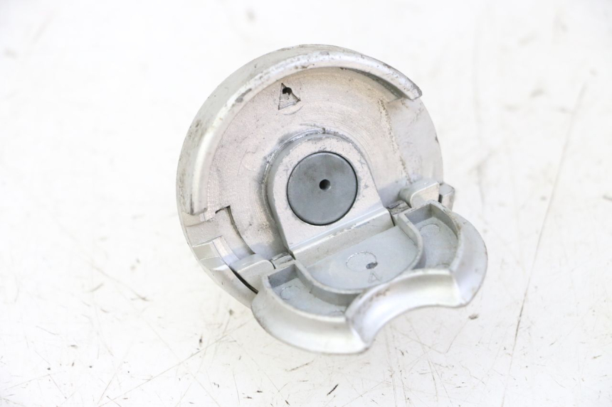 photo de BOUCHON RESERVOIR ESSENCE KYMCO AGILITY 4T 50 (2018 - 2022)