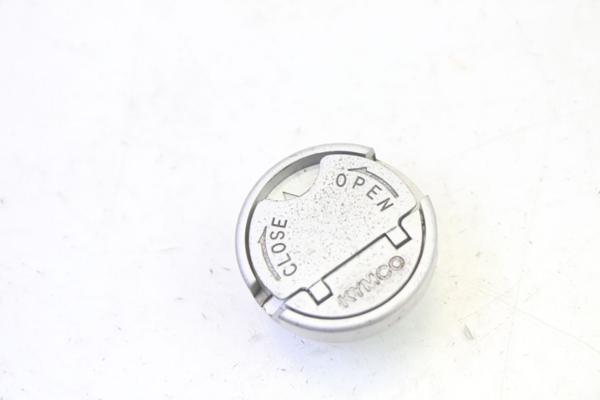 photo de BOUCHON RESERVOIR ESSENCE KYMCO AGILITY NAKED RENOUVO 2T 50 (2011 - 2018)