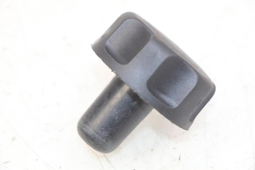 photo de BOUCHON RESERVOIR ESSENCE MBK BOOSTER NEXT GENERATION 50 (1995 - 1998)