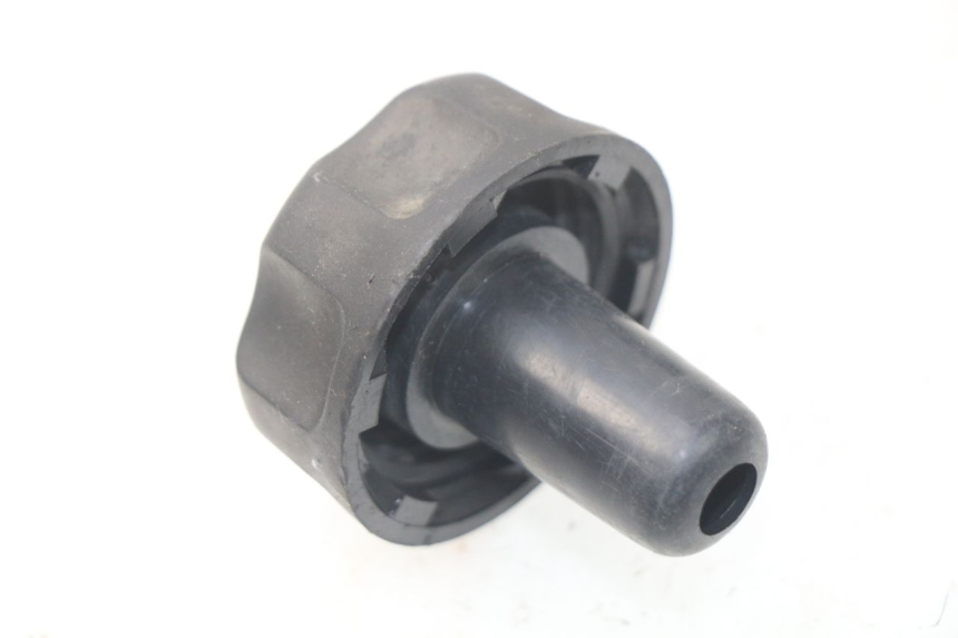 photo de BOUCHON RESERVOIR ESSENCE MBK BOOSTER SPIRIT NAKED 50 (2004 - 2017)