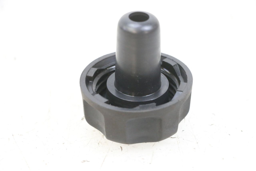 photo de BOUCHON RESERVOIR ESSENCE YAMAHA BW'S EASY 50 (2013 - 2016) - Zoom état d’usage