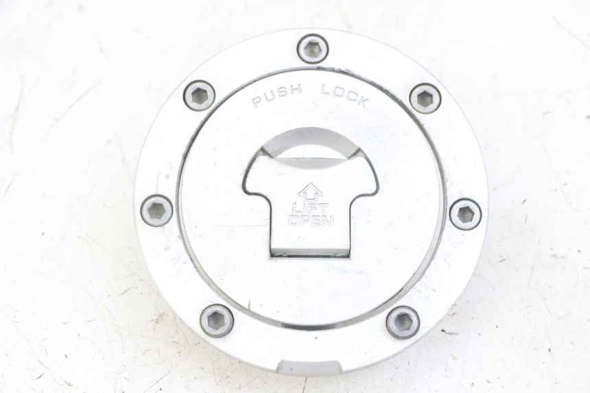 photo de BOUCHON RESERVOIR ESSENCE HONDA CBF 500 (2004 - 2007)