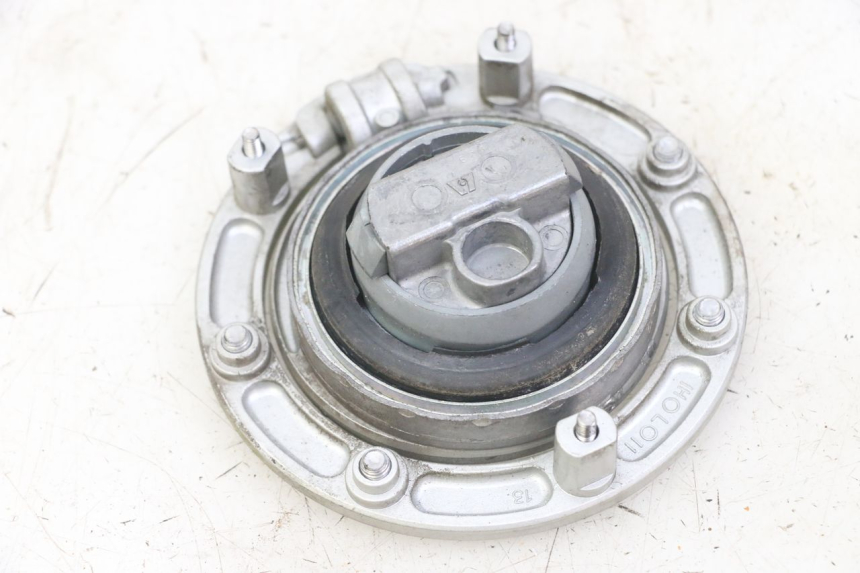 photo de BOUCHON RESERVOIR ESSENCE HONDA CBF 500 (2004 - 2007)