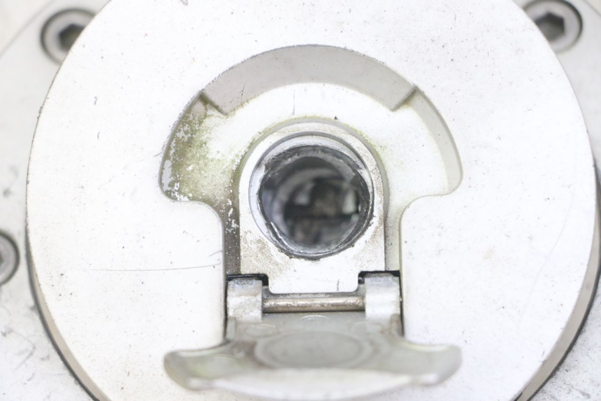 photo de BOUCHON RESERVOIR ESSENCE HONDA CBF 500 (2004 - 2007)