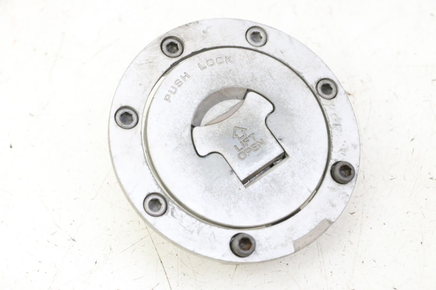photo de BOUCHON RESERVOIR ESSENCE HONDA CBR F SC25 1000 (1989 - 1992)