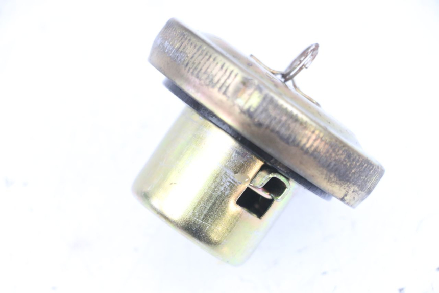 photo de BOUCHON RESERVOIR ESSENCE SYM CROX 4T 50 (2016 - 2023) - Détail de la pièce