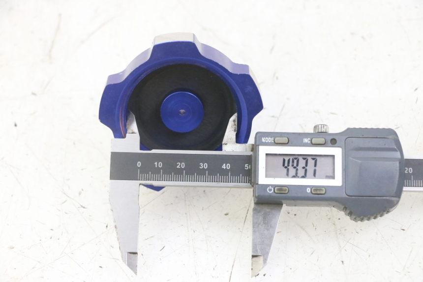 photo de BOUCHON RESERVOIR ESSENCE CCR DIRT BIKE 125