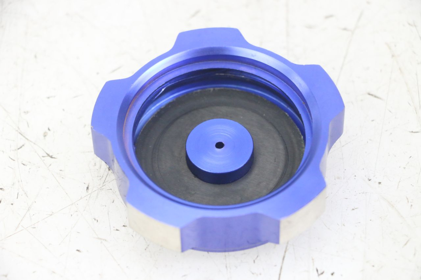 photo de BOUCHON RESERVOIR ESSENCE CCR DIRT BIKE 125