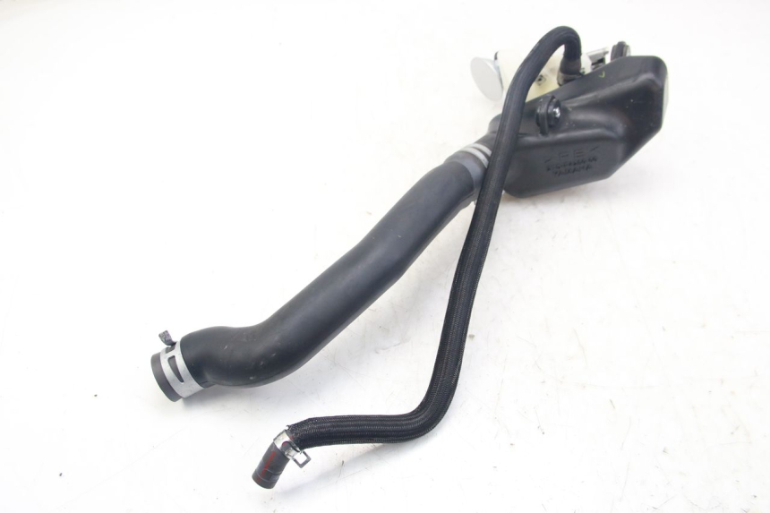 photo de BOUCHON RESERVOIR ESSENCE YAMAHA D'ELIGHT DELIGHT 125 (2017 - 2020)
