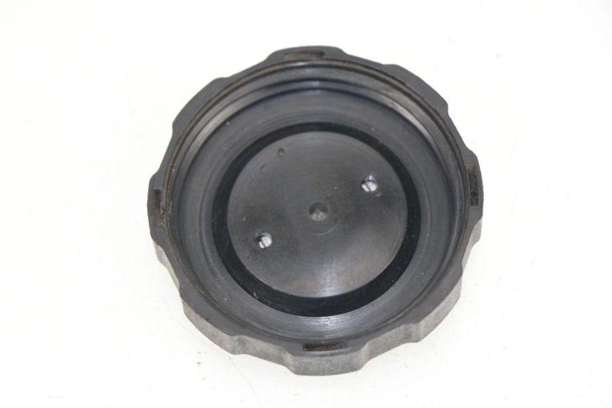 photo de BOUCHON RESERVOIR ESSENCE PEUGEOT ELYSEO 125 (1999 - 2004)