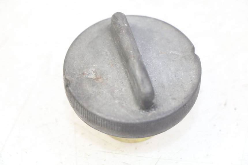 photo de BOUCHON RESERVOIR ESSENCE HONDA FES PANTHEON 2T 125 (1998 - 2002)