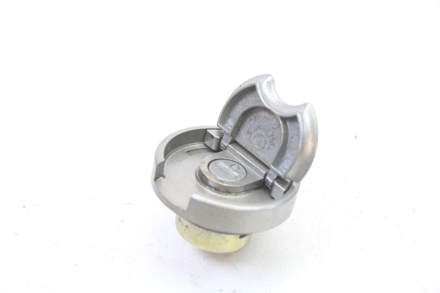 photo de BOUCHON RESERVOIR ESSENCE SYM FIDDLE 3 III 125 (2014 - 2020)