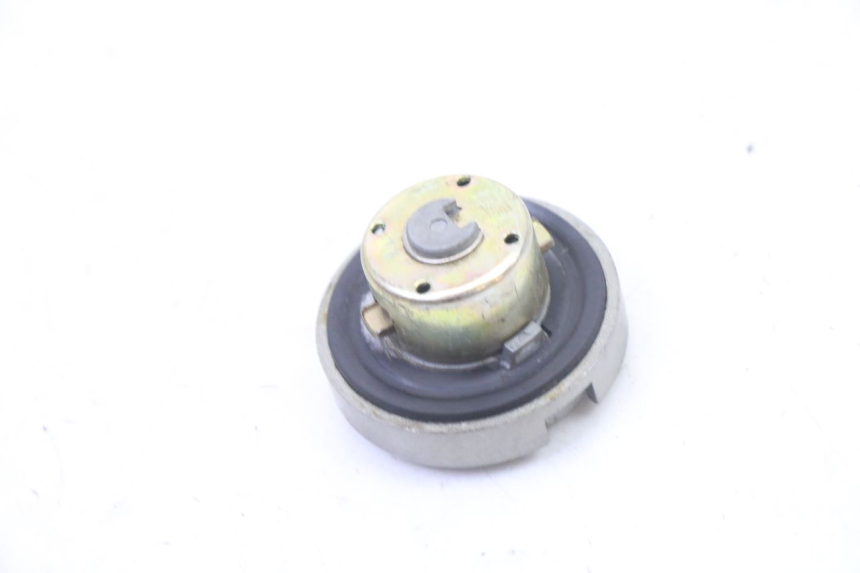 photo de BOUCHON RESERVOIR ESSENCE SYM FIDDLE 3 III 125 (2014 - 2020)