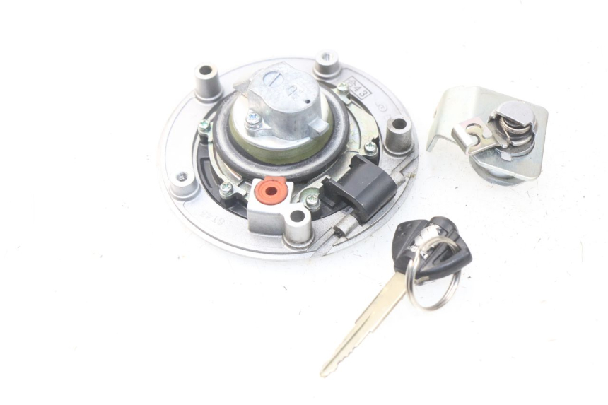 photo de BOUCHON RESERVOIR ESSENCE SUZUKI GSX-R GSXR 750 (2011 - 2016)