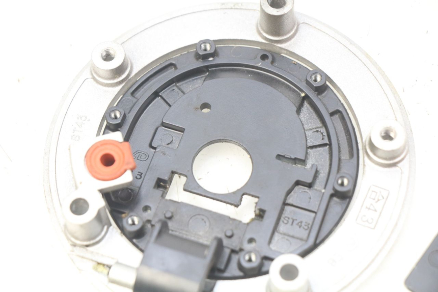 photo de BOUCHON RESERVOIR ESSENCE SUZUKI GSX-R GSXR 750 (2011 - 2016)