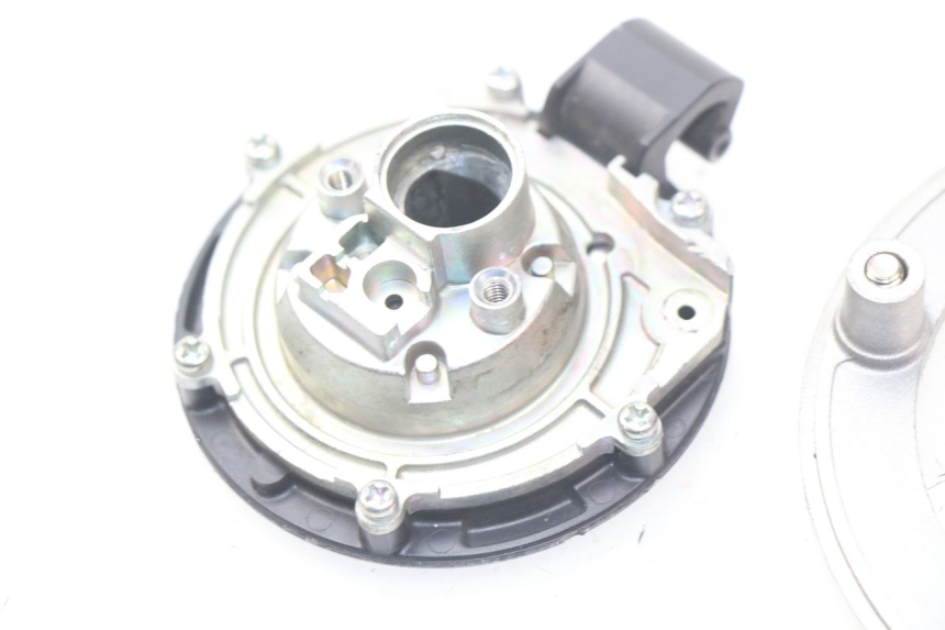 photo de BOUCHON RESERVOIR ESSENCE SUZUKI GSX-R GSXR K16 1000 (2012 - 2016)