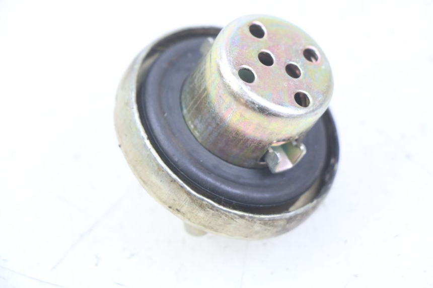 photo de BOUCHON RESERVOIR ESSENCE REVATTO IMPERATOR 125 (2007 - 2015)