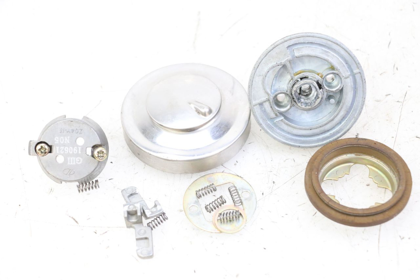 photo de BOUCHON RESERVOIR ESSENCE KEEWAY K-LIGHT KLIGHT 125 (2018 - 2025)