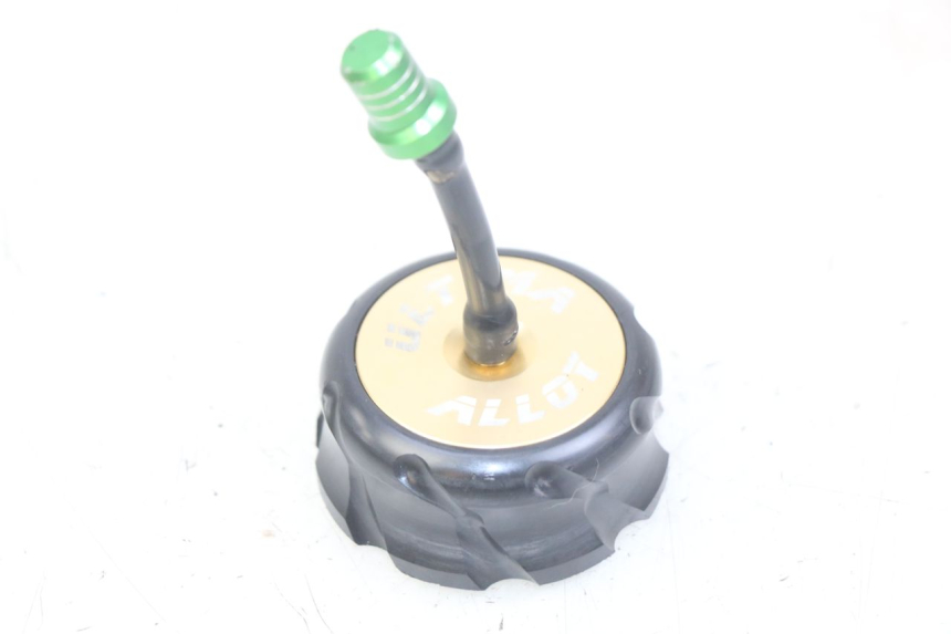 photo de BOUCHON RESERVOIR ESSENCE KAWASAKI KX 85 (2001 - 2013)