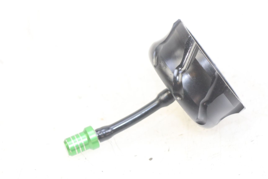 photo de BOUCHON RESERVOIR ESSENCE KAWASAKI KX 85 (2001 - 2013)