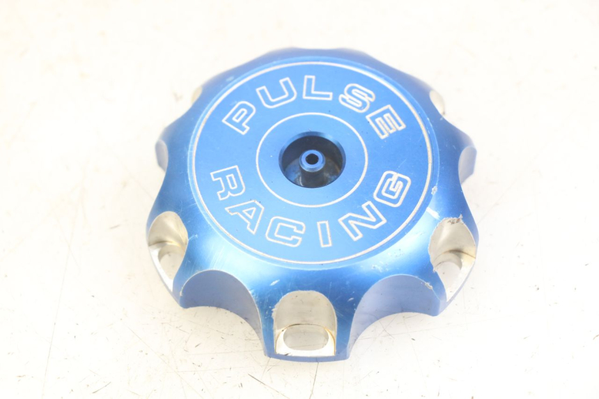 photo de BOUCHON RESERVOIR ESSENCE KAWASAKI KX 85 (2001 - 2013)