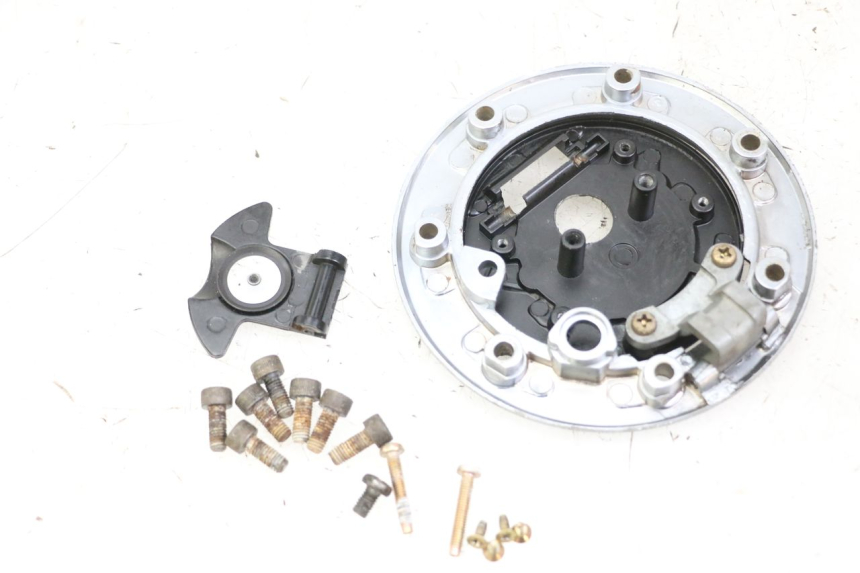 photo de BOUCHON RESERVOIR ESSENCE KAWASAKI ZR7 ZR-7 S 750 (1999 - 2004)