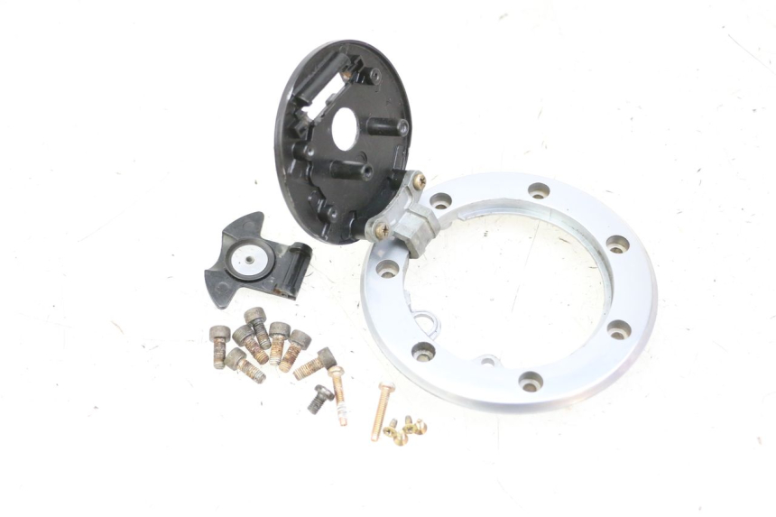 photo de BOUCHON RESERVOIR ESSENCE KAWASAKI ZR7 ZR-7 S 750 (1999 - 2004)