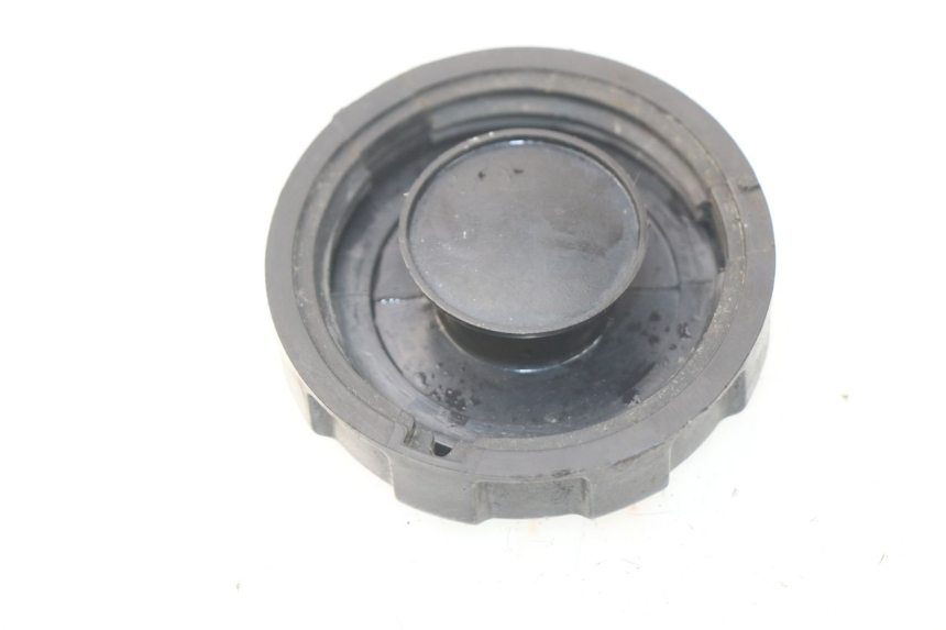 photo de BOUCHON RESERVOIR ESSENCE PEUGEOT KISBEE 2T 50 (2010 - 2017)