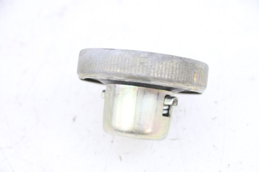 photo de BOUCHON RESERVOIR ESSENCE KYMCO LIKE 125 (2009 - 2016) - Zoom état d’usage