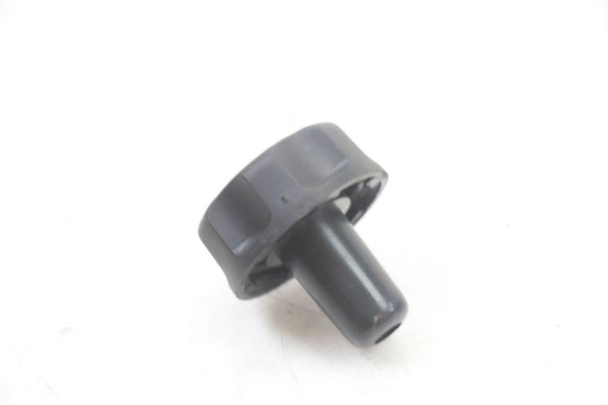 photo de BOUCHON RESERVOIR ESSENCE YAMAHA NEOS NEO'S 4T 50 (2008 - 2016) - Détail de la pièce