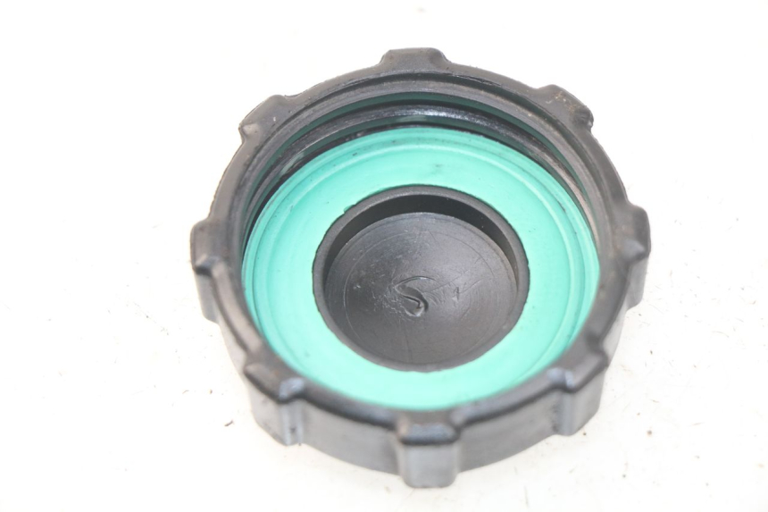 photo de BOUCHON RESERVOIR ESSENCE PIAGGIO NEW TYPHOON 50 (2010 - 2017)