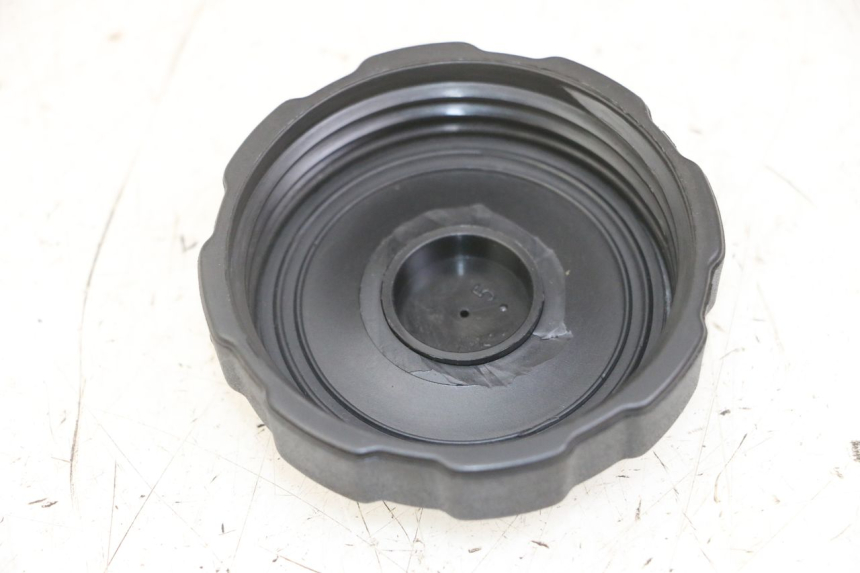 photo de BOUCHON RESERVOIR ESSENCE PEUGEOT LUDIX ONE 50 (2005 - 2008)