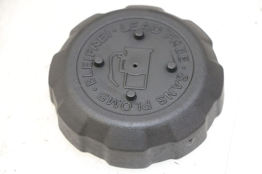 photo de BOUCHON RESERVOIR ESSENCE PEUGEOT SATELIS COMPRESSOR K15 125 (2006 - 2009)