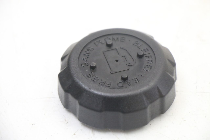 photo de BOUCHON RESERVOIR ESSENCE PEUGEOT TKR TREKKER FURIOUS 50 (2005 - 2014)