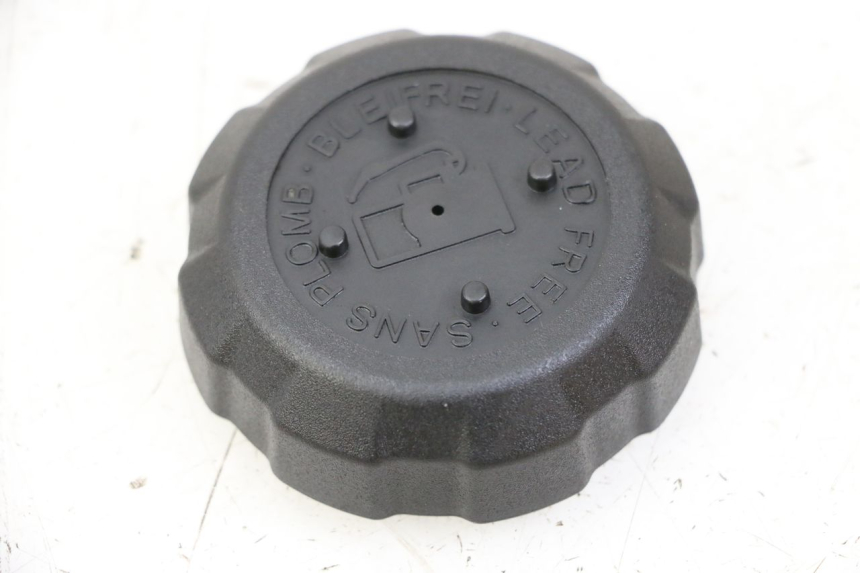 photo de BOUCHON RESERVOIR ESSENCE PEUGEOT TREKKER TKR 50 (2005 - 2014)