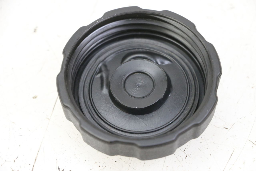photo de BOUCHON RESERVOIR ESSENCE PEUGEOT TREKKER TKR 50 (2005 - 2014)