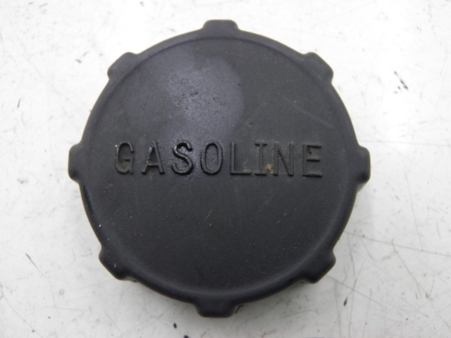 photo de BOUCHON RESERVOIR ESSENCE PIAGGIO FLY 2T 50 (2004 - 2017)