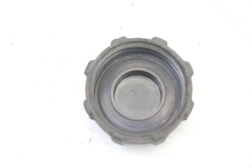 photo de BOUCHON RESERVOIR ESSENCE PIAGGIO MP3 LT 400 (2007 - 2012)
